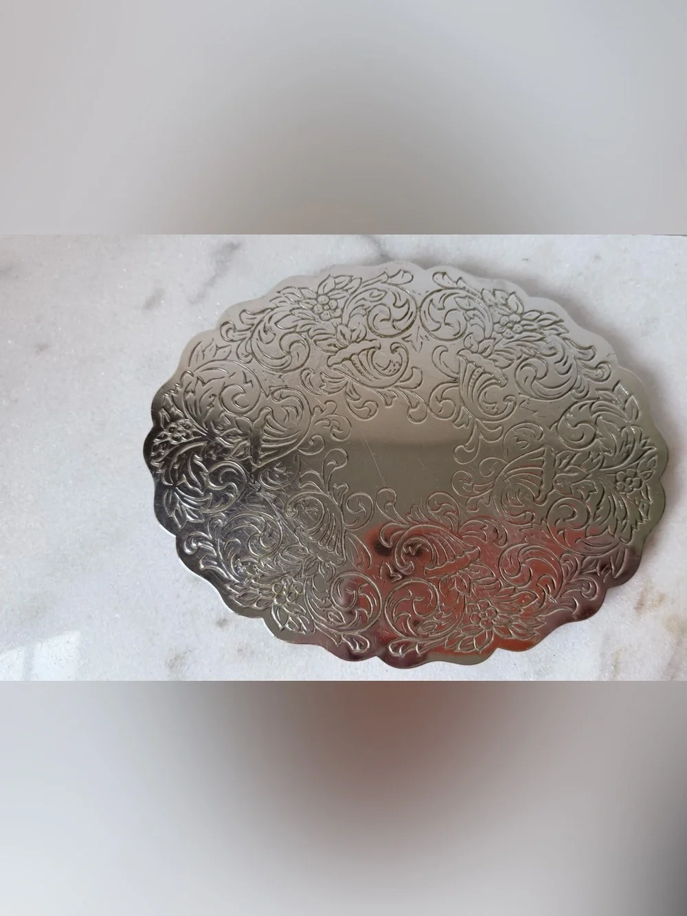 Ornate Scalloped Metal Decorative trivet - Silver Tone